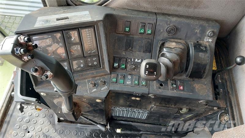 CLAAS Mega Dominator 218 Kombajni