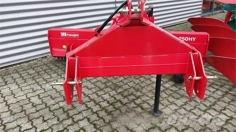 Fransgård GT250HY med sideklap og hyd sideforskydning Cuchillas