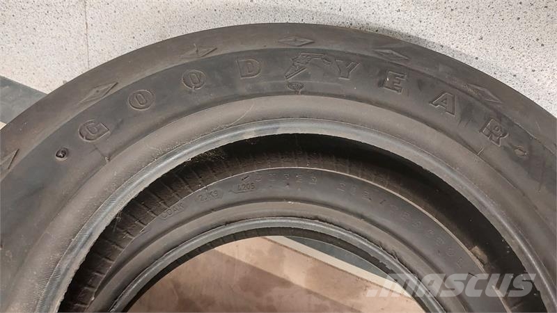Goodyear 5.00-15 Renkaat ja vanteet