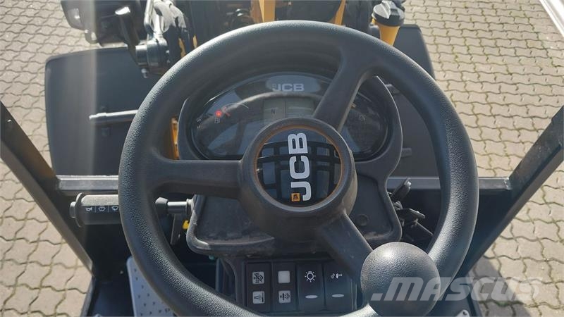 JCB 403 Plus Agri Малые погрузчики