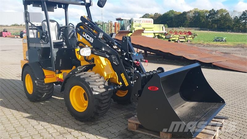 JCB 403 Plus Agri Малые погрузчики