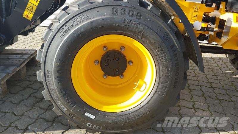 JCB 403 Plus Agri Малые погрузчики