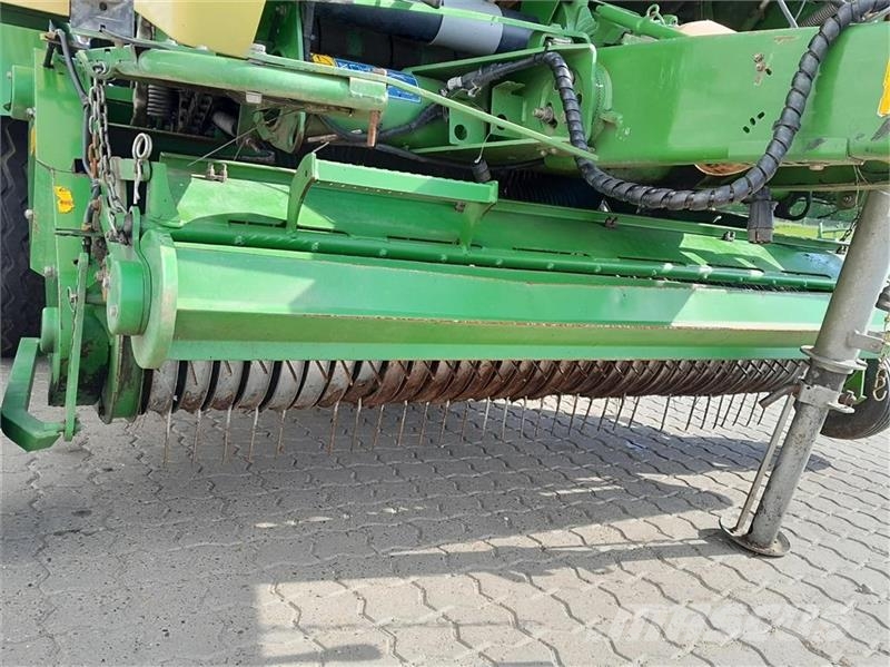 Krone Comprima CF 155 XC Körbálázók