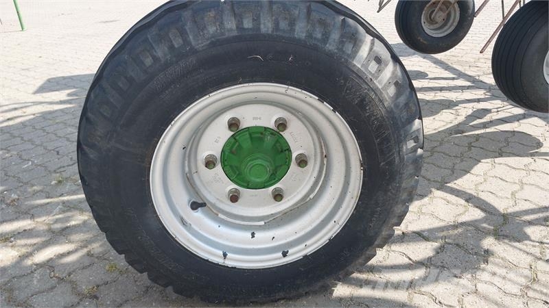 Krone KWT 11.22 مكابس وميبسات التبن