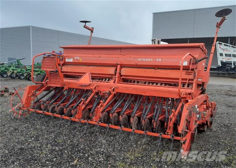 Kuhn integra 4m G II Perforadoras combinadas