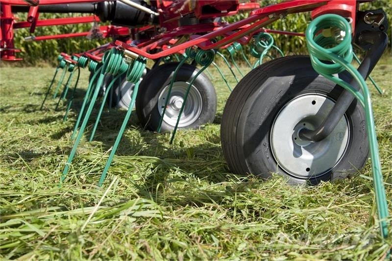 Kverneland 8452 rotorvender مكابس وميبسات التبن