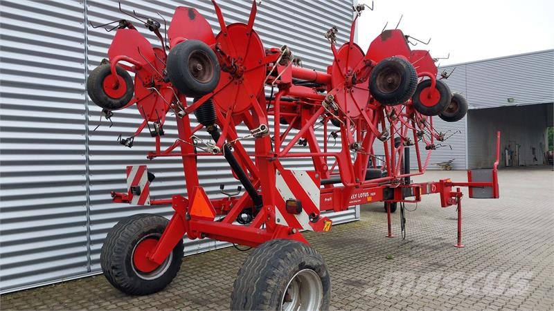 Lely LOTUS 1020 PROFI مكابس وميبسات التبن