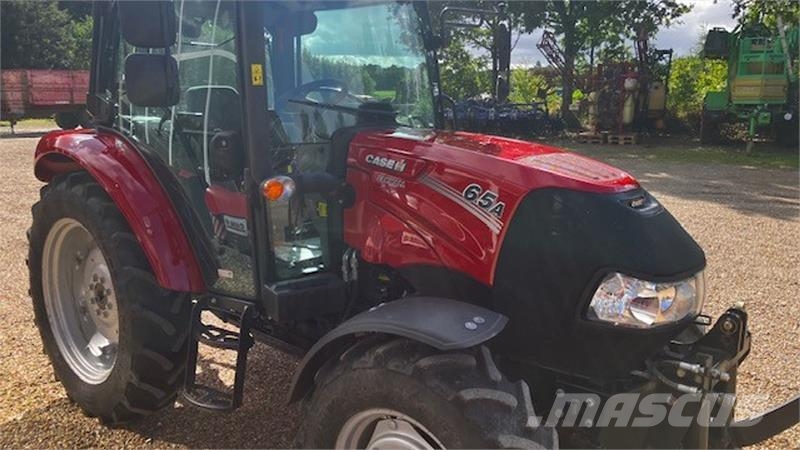 Case IH Farmall 65A الجرارات
