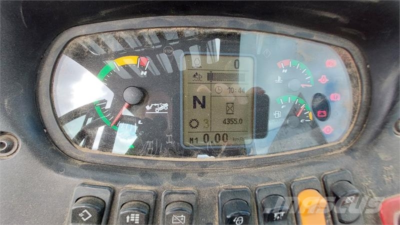 Case IH FARMLIFT 742 مناولات متداخلة