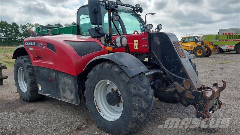 Case IH FARMLIFT 742 مناولات متداخلة