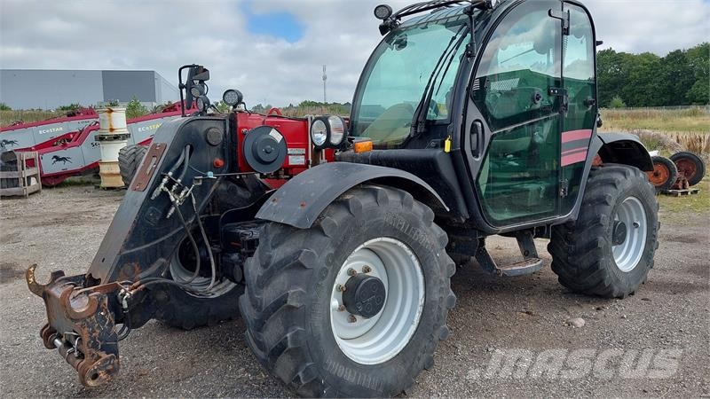 Case IH FARMLIFT 742 مناولات متداخلة