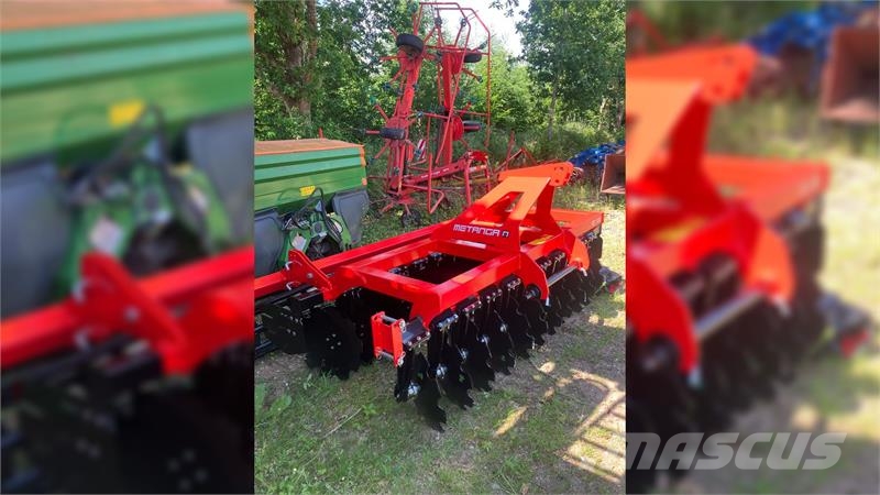Metanga BT 300 Kiekkomultaimet ja lautasäkeet