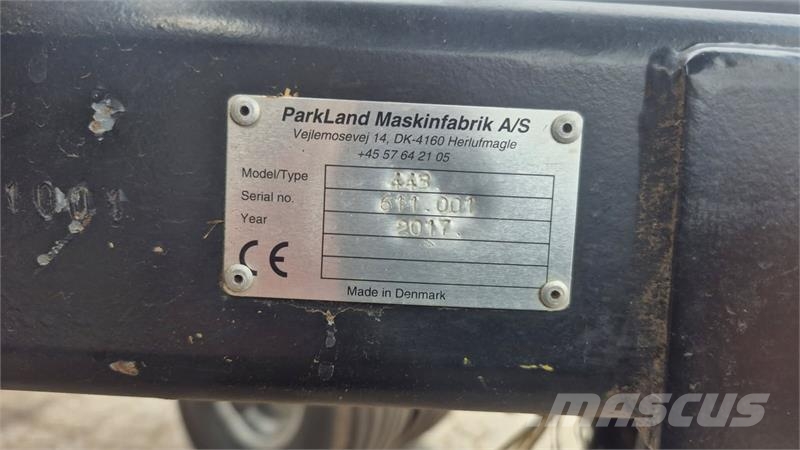 New Holland BB9060 Minibigballe med snitter Pressere til firkantede baller