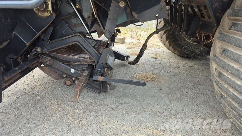 New Holland BB9060 Minibigballe med snitter Pressere til firkantede baller