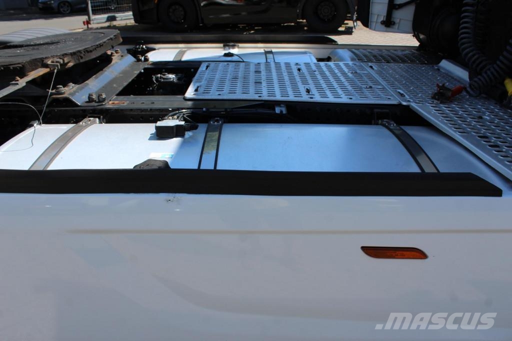 Iveco S-Way 530 Retarder Safety Lock 2Tanks Navi LED وحدات الجر