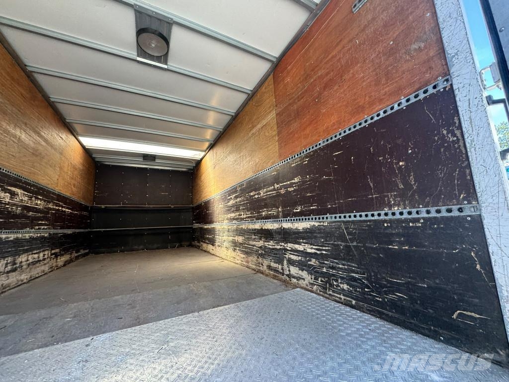 Mercedes-Benz Atego 813 E5 Koffer 6m Schalter Ladebordwand Skåpbilar