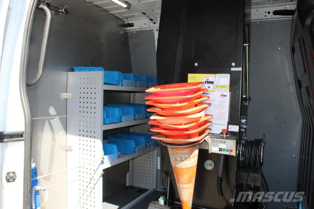 Renault Master Versalift VDTL 14m - 2 Per.Korb 230kg Piattaforme autocarrate
