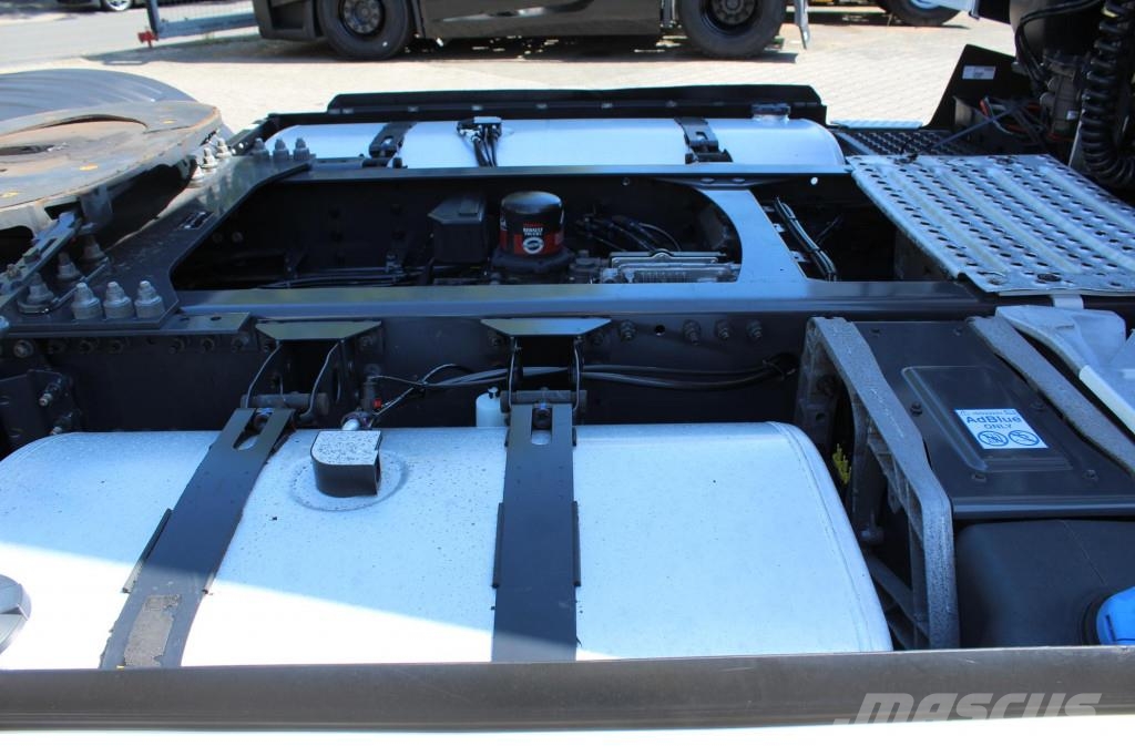Renault T520 Retarder High-Sleeper LED 2 Tanks VIN:PD Sattelzugmaschinen