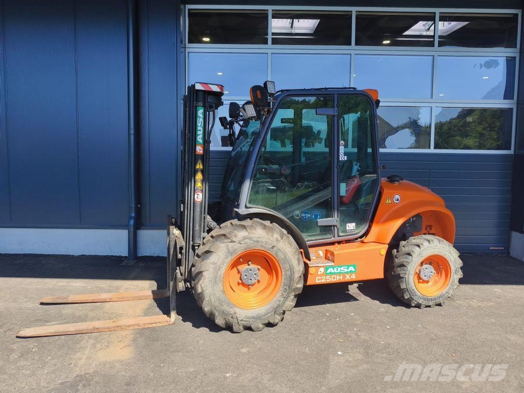 Ausa C250Hx4 Maastotrukit