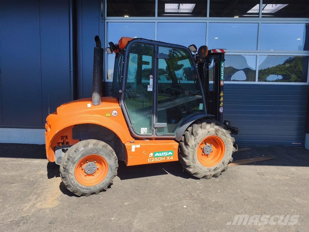 Ausa C250Hx4 Maastotrukit