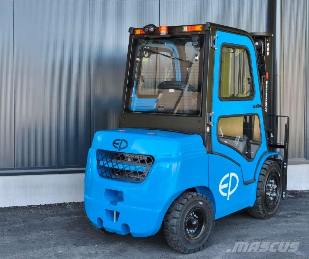 EP CPCD30T8 NEUMASCHINE Dieseltrukit