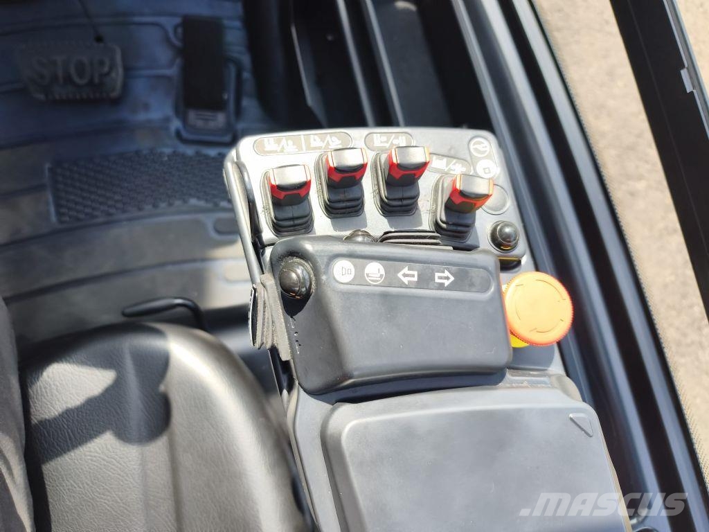 EP EFL35 PRO NEUMASCHINE Carretillas de horquilla eléctrica