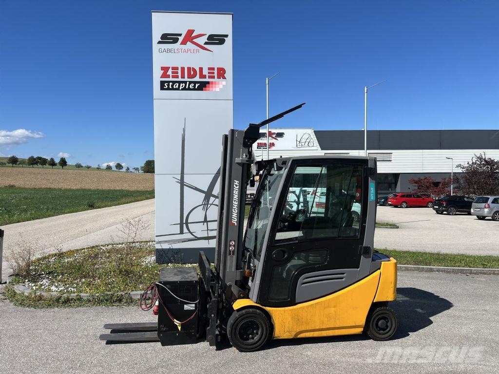 Jungheinrich EFG320 Електронавантажувачі