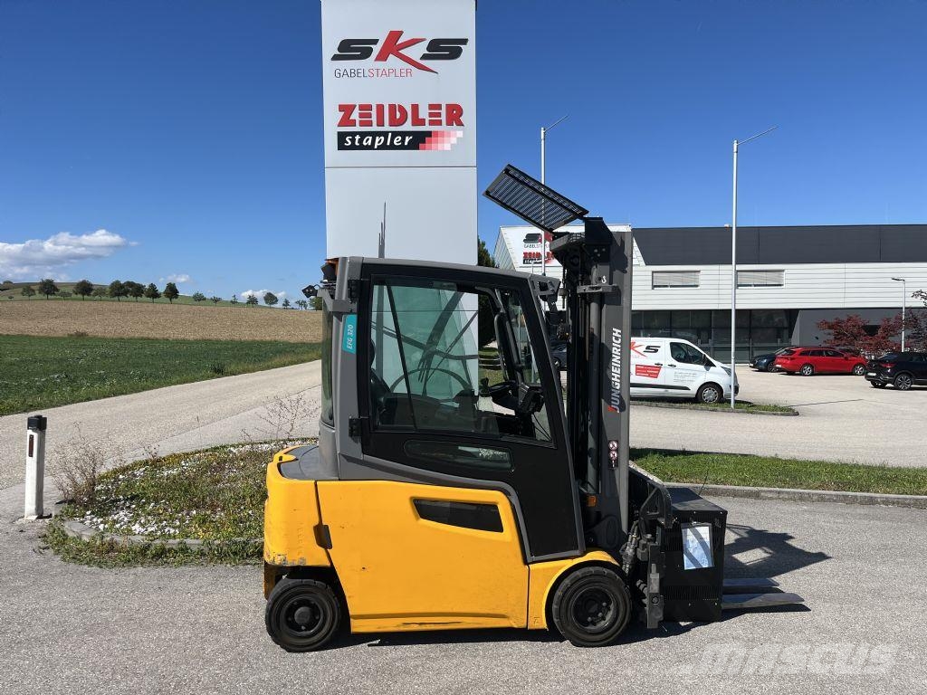 Jungheinrich EFG320 Електронавантажувачі