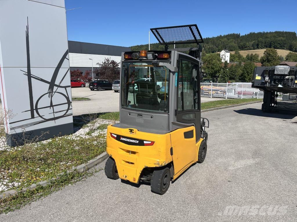 Jungheinrich EFG320 Електронавантажувачі