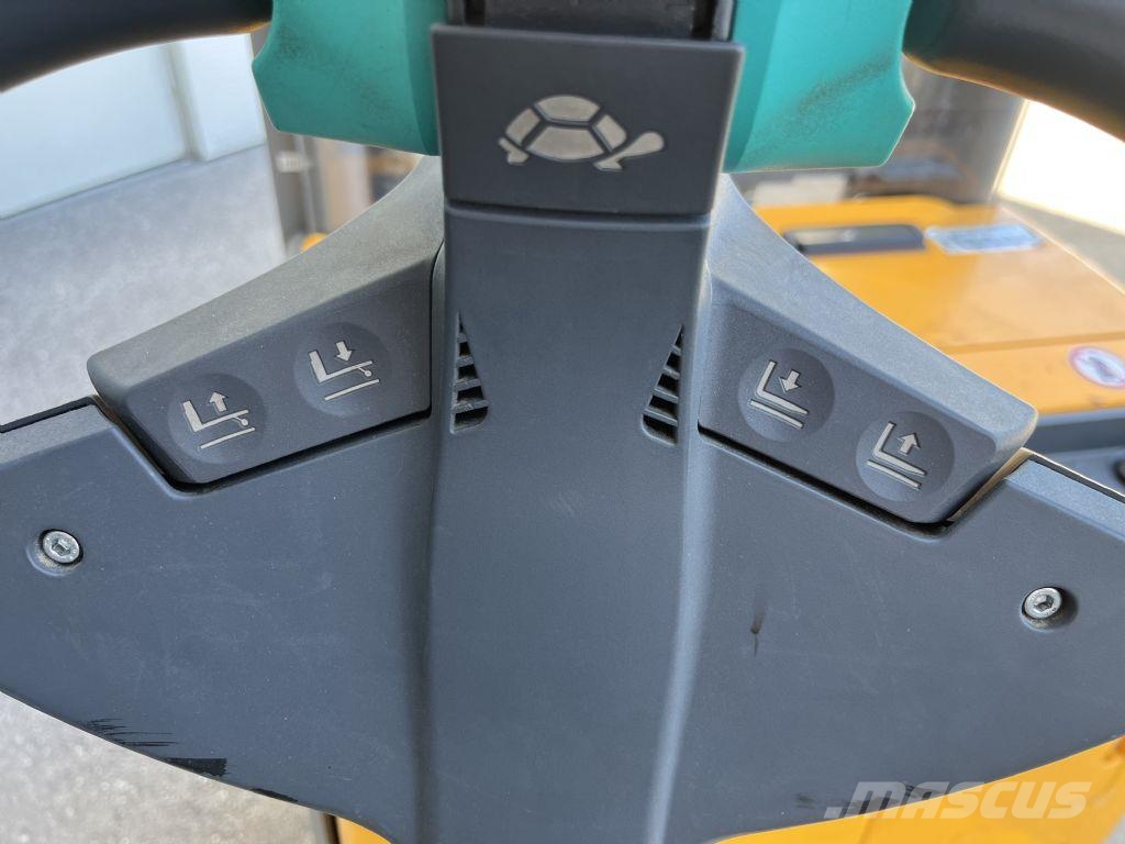 Jungheinrich EJC112z mit Initial Hub, Batterie aus 2025!!!!!! Käyden ajettavat pinoamistrukit