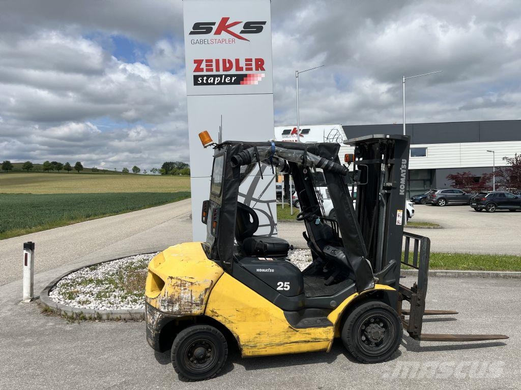 Komatsu FD25T-17 Dīzeļa autoiekrāvēji