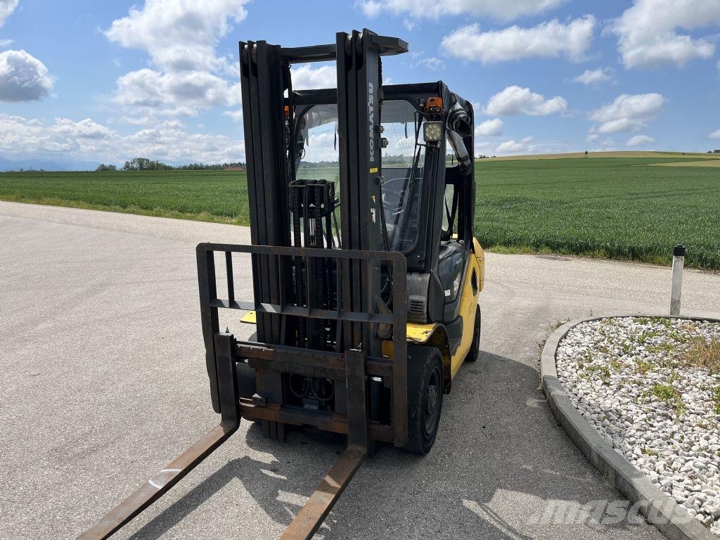 Komatsu FD25T-17 Dīzeļa autoiekrāvēji
