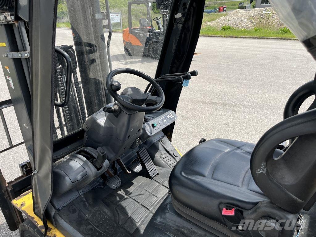 Komatsu FD25T-17 Dīzeļa autoiekrāvēji