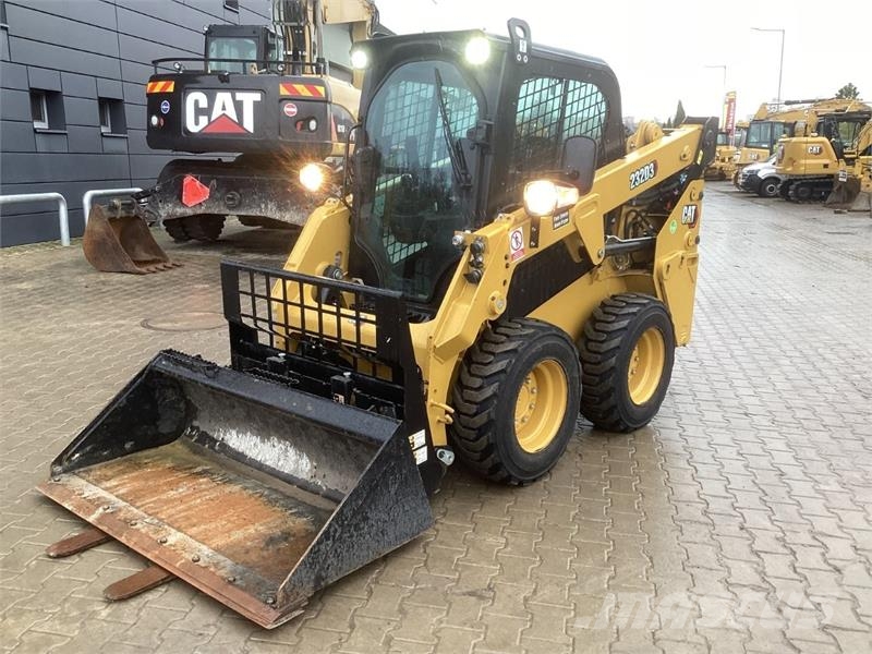 CAT 232D3 Minilæsser - skridstyret
