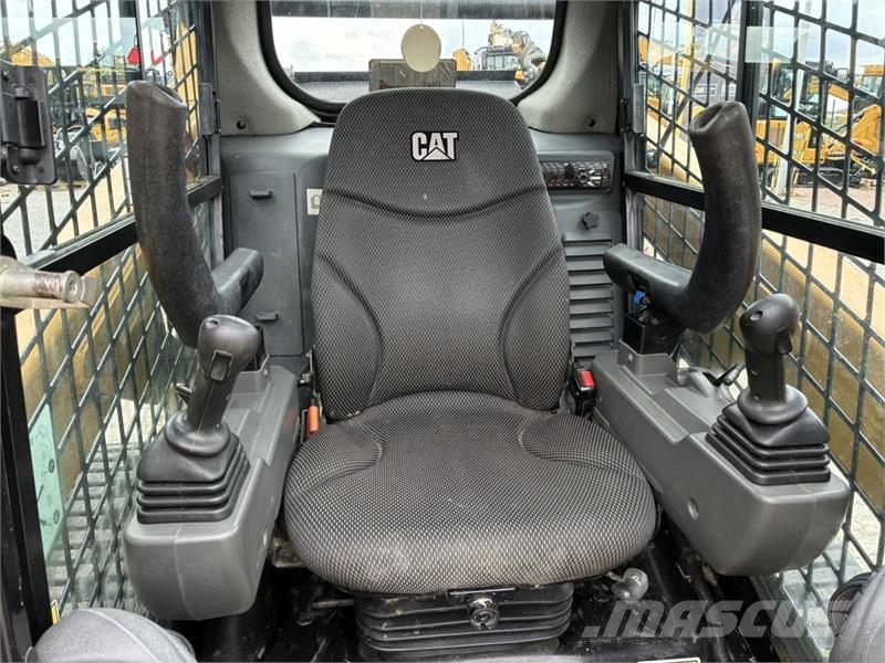 CAT 259D3 Minilæsser - skridstyret