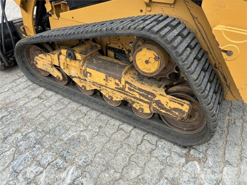 CAT 259D3 Minilæsser - skridstyret