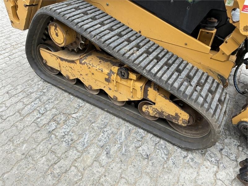 CAT 259D3 Minilæsser - skridstyret