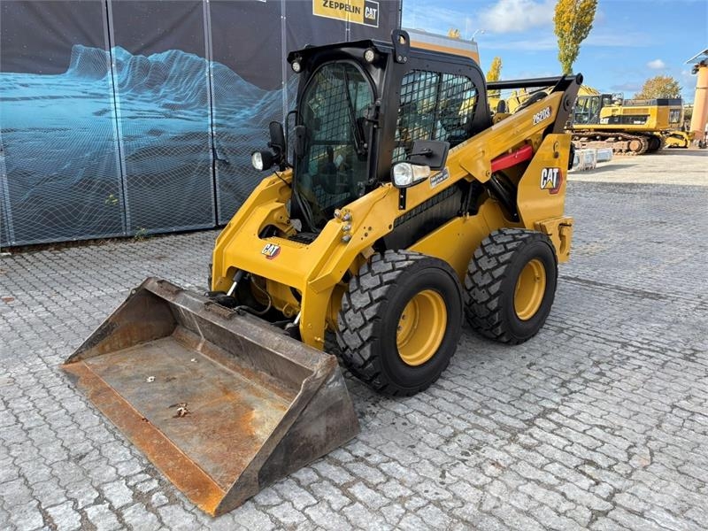 CAT 262D3 لوادر انزلاقية التوجيه