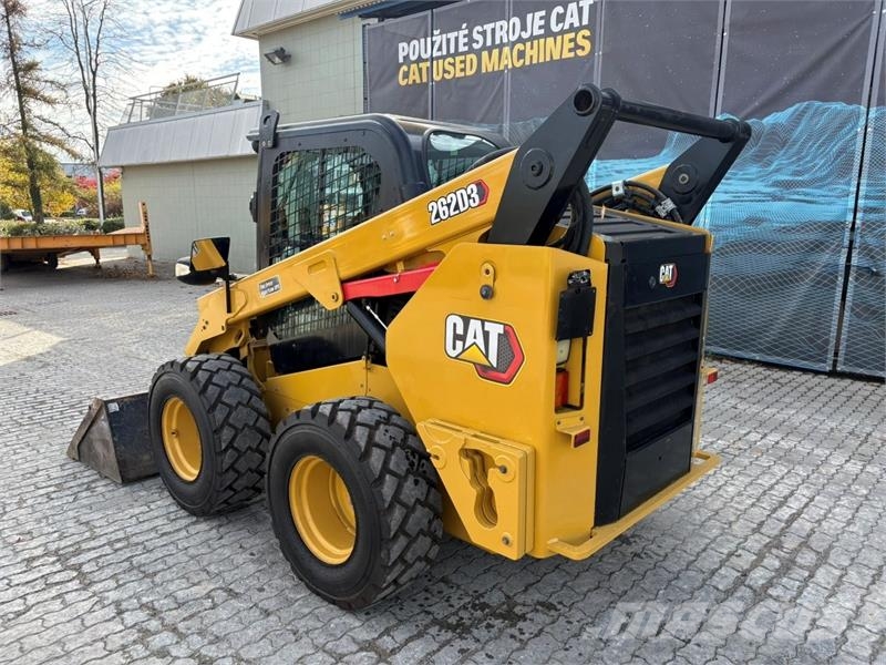 CAT 262D3 لوادر انزلاقية التوجيه