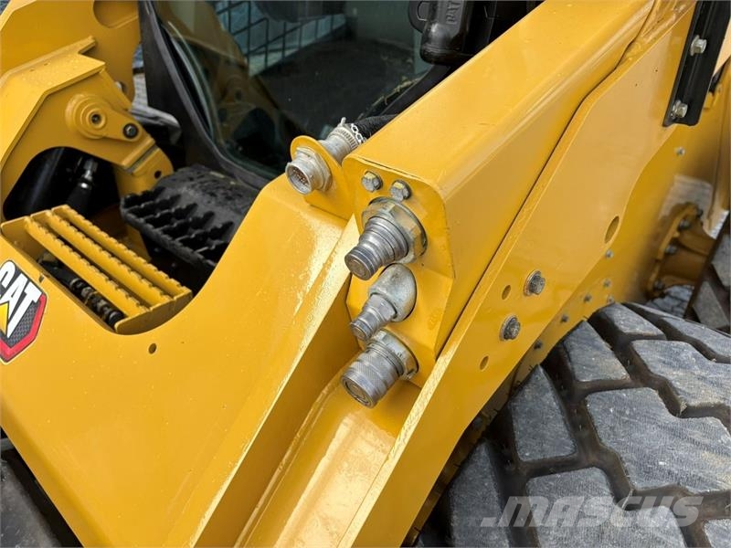 CAT 262D3 لوادر انزلاقية التوجيه