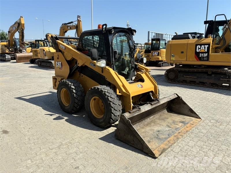 CAT 262D3 Minilæsser - skridstyret