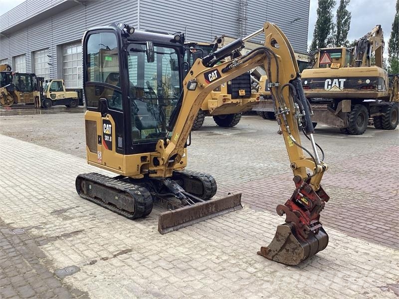 CAT 301.8 Mini rýpadla < 7t