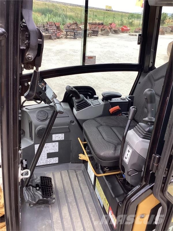 CAT 301.8 Mini rýpadla < 7t