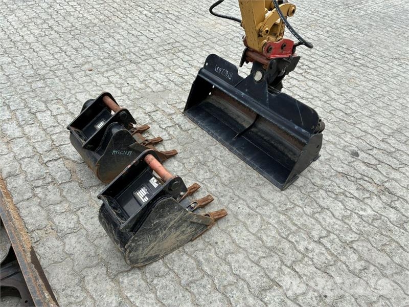 CAT 301.8 Mini rýpadla < 7t