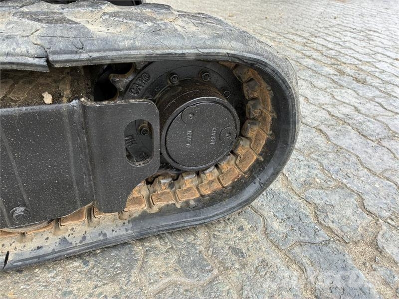 CAT 301.8 Mini rýpadla < 7t