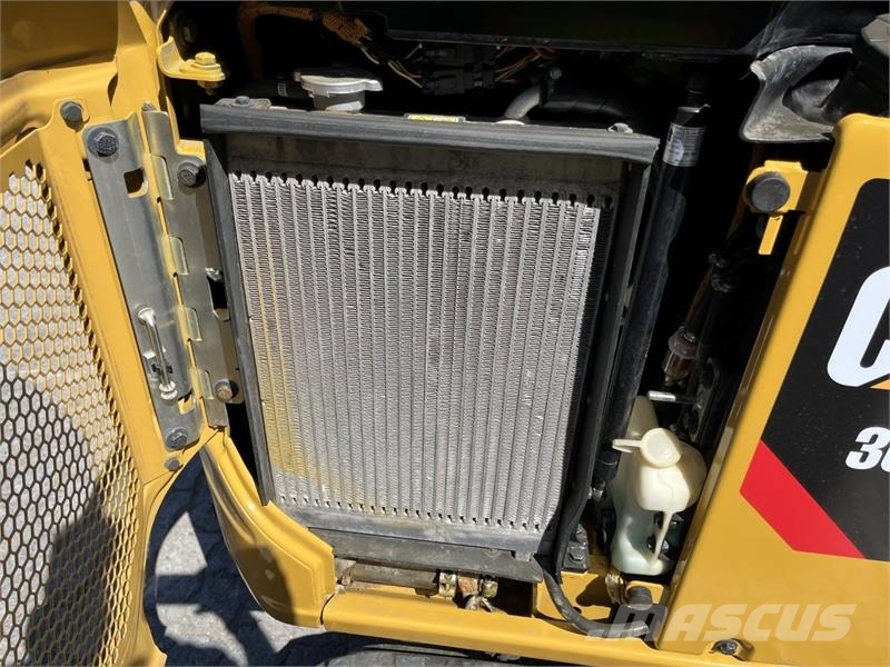 CAT 301.8 Mini rýpadla < 7t