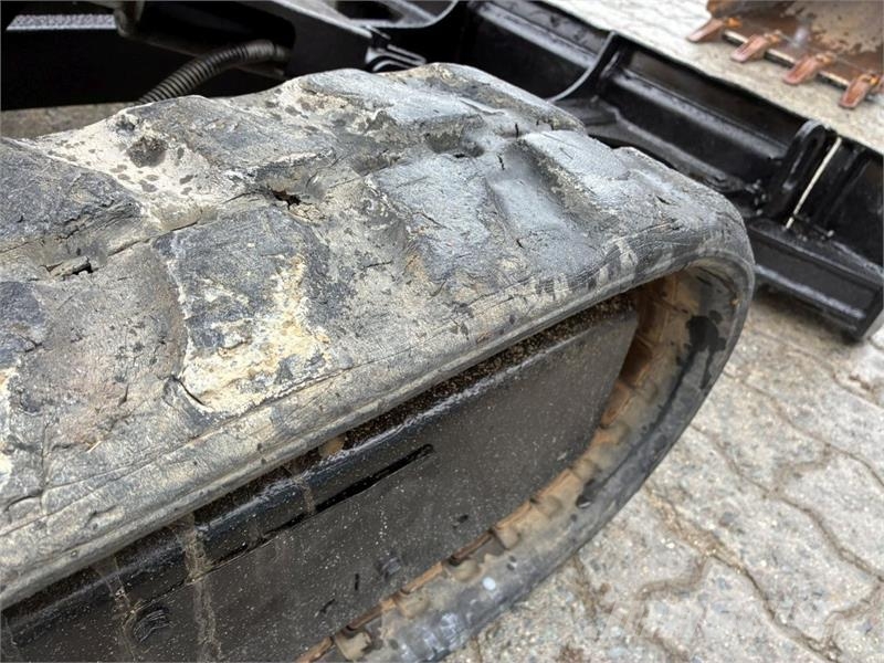 CAT 301.8 Mini rýpadla < 7t
