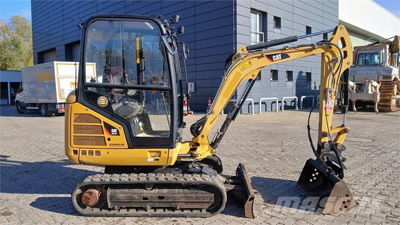 CAT 302.4D Mini rýpadla < 7t