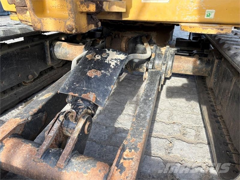 CAT 302 CR Mini bagri <7t