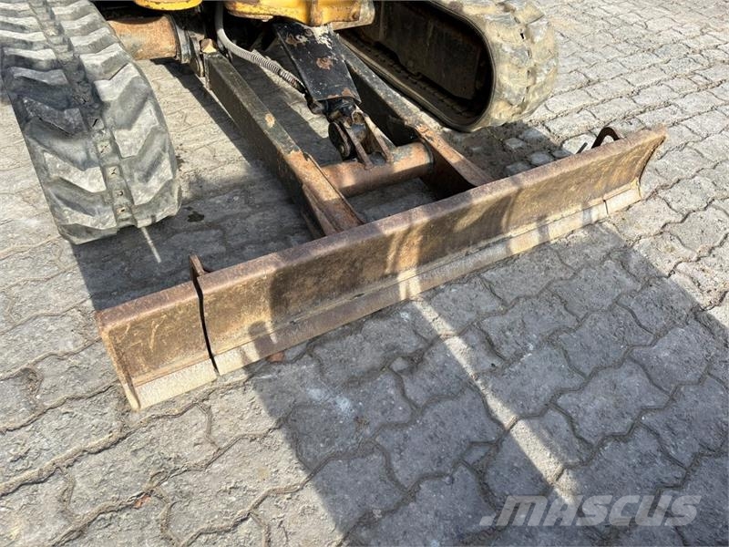CAT 302 CR Mini bagri <7t